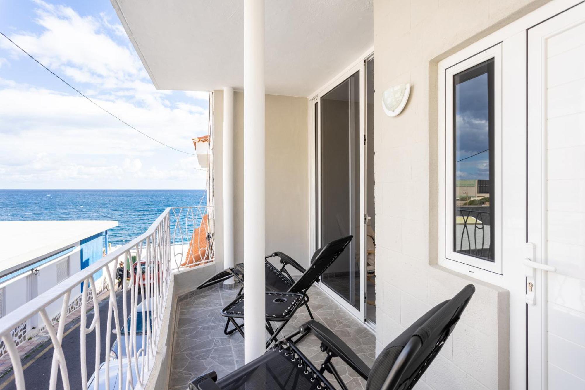 Home2Book Angy'S Seaside Home, Candelaria Araya  エクステリア 写真